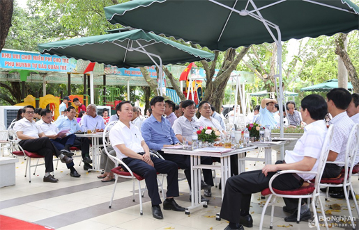 UBND thành phố Vinh gặp mặt, đối thoại các doanh nghiệp